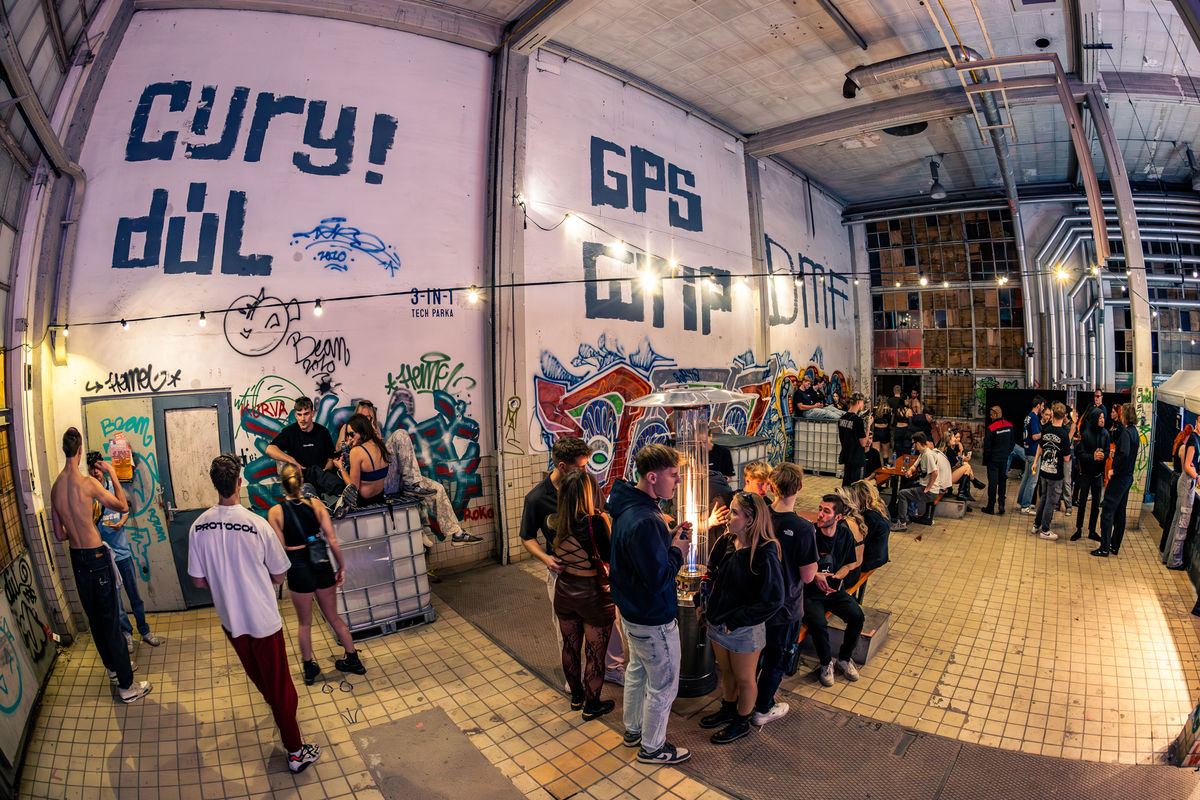 Loading... just a sec